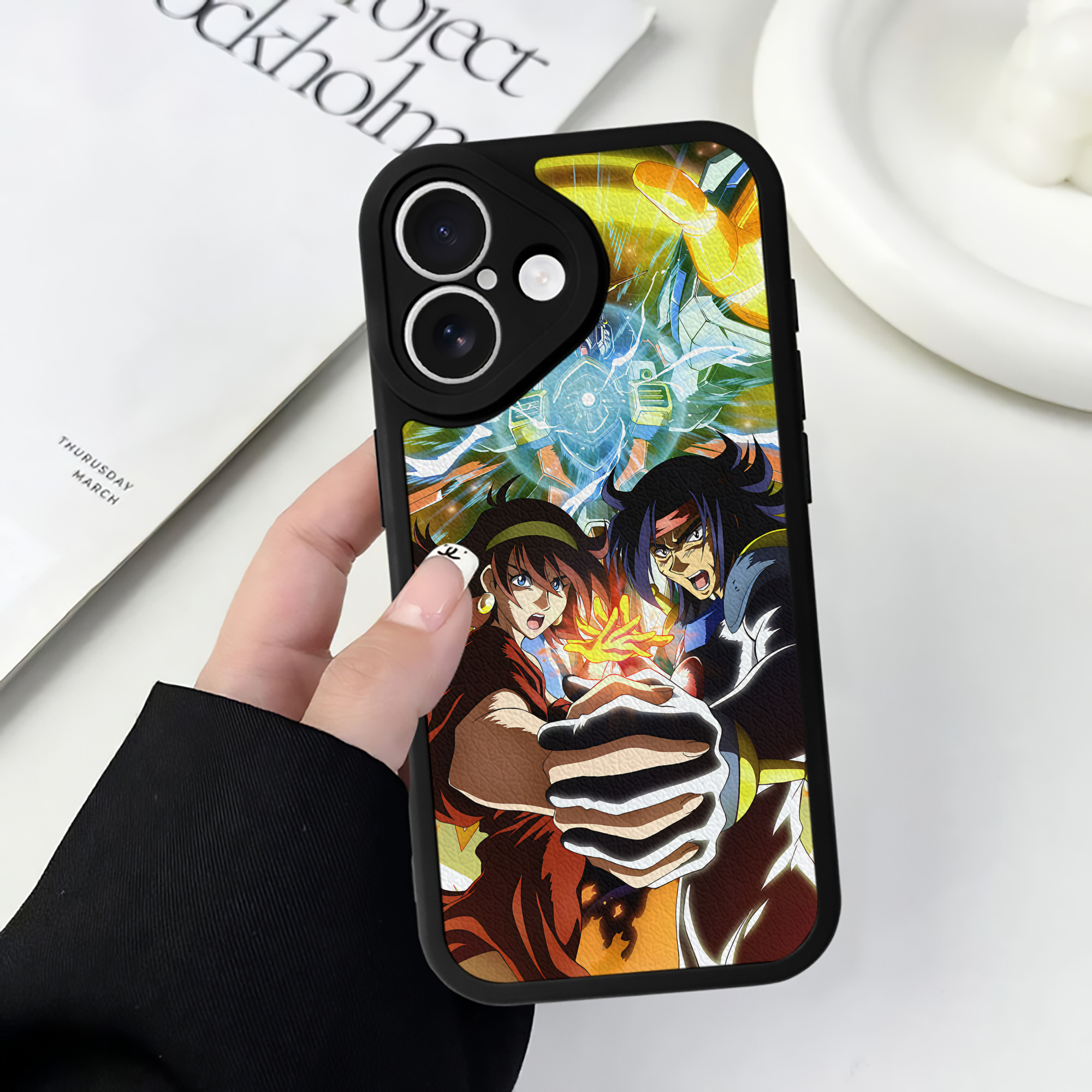 （画像用） 機動戦士ガンダム Mobile Suit Gundam 【iPhone 16シリーズ対応】シリコンスマホケース（レザー調） 材質：シリコン
